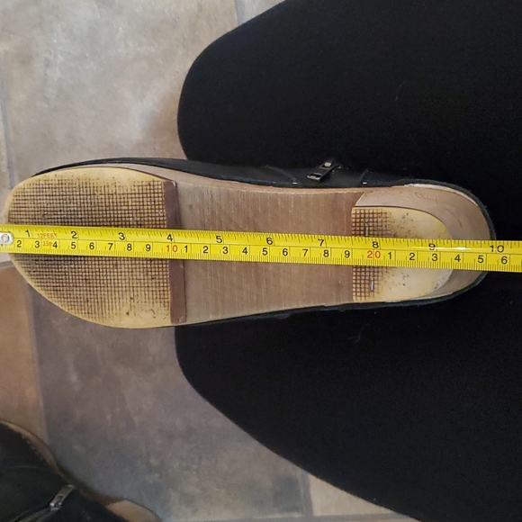 Maguba Auckland Clog Booties - Picture 7 of 9